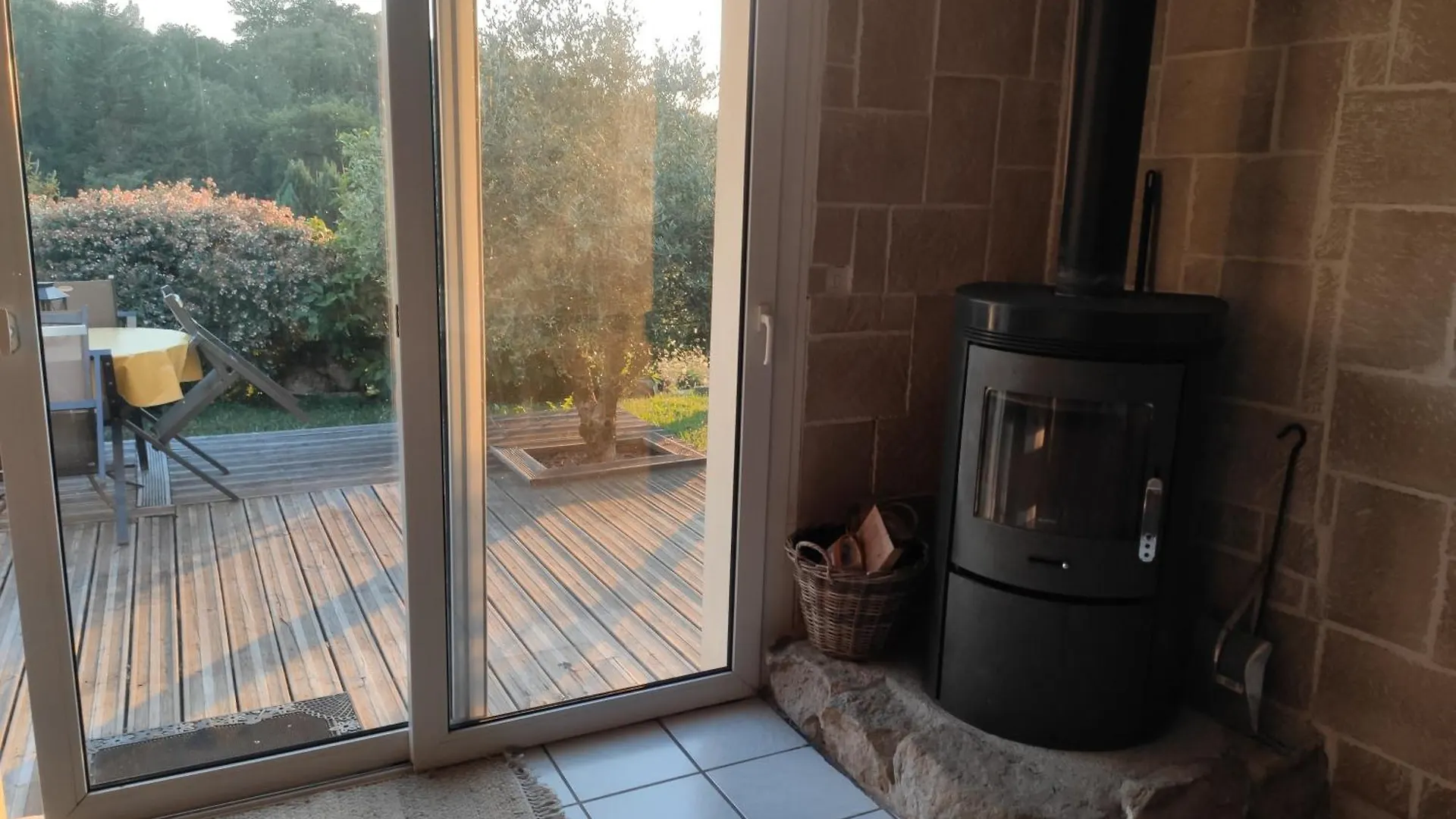Gite En Bord De Lac Saint-Gerons Holiday home